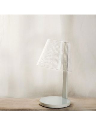 Huerizon LED Table Lamp – White Stand